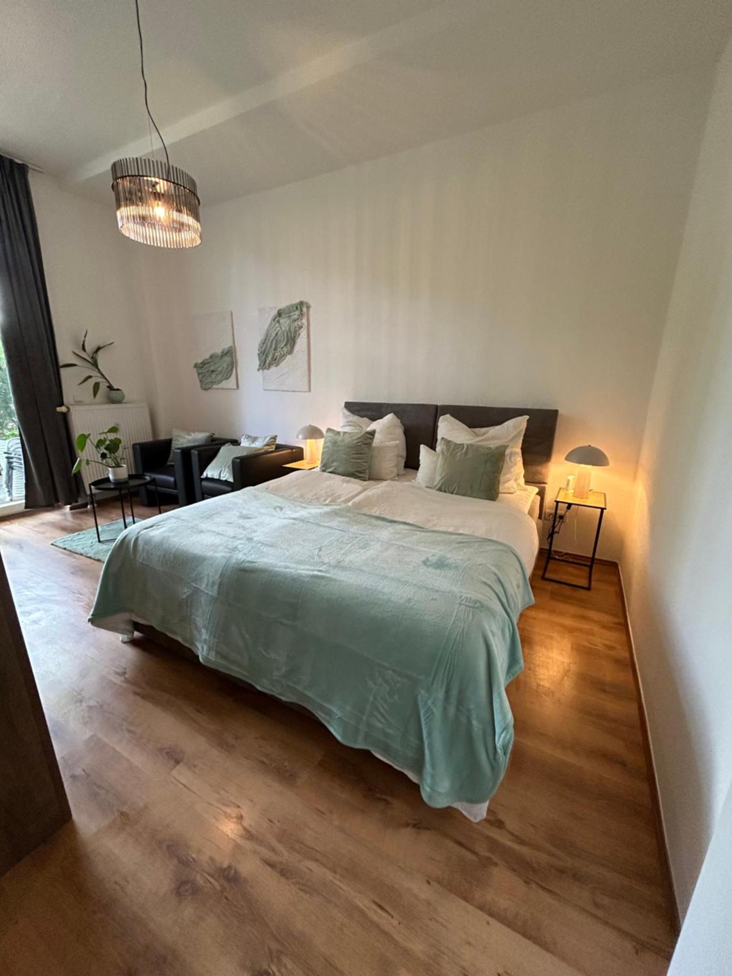 Apartment Mintara Komfort Mit Grill -terrasse, Sky Und Parkplatz